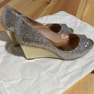 BADGLEY MISCHKA gold glitter wedges